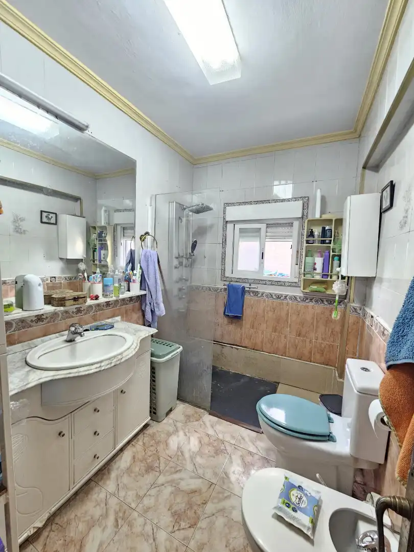 Bathroom of Houses for sale in Casarrubios del Monte  with Air Conditioner, Heating and Private garden