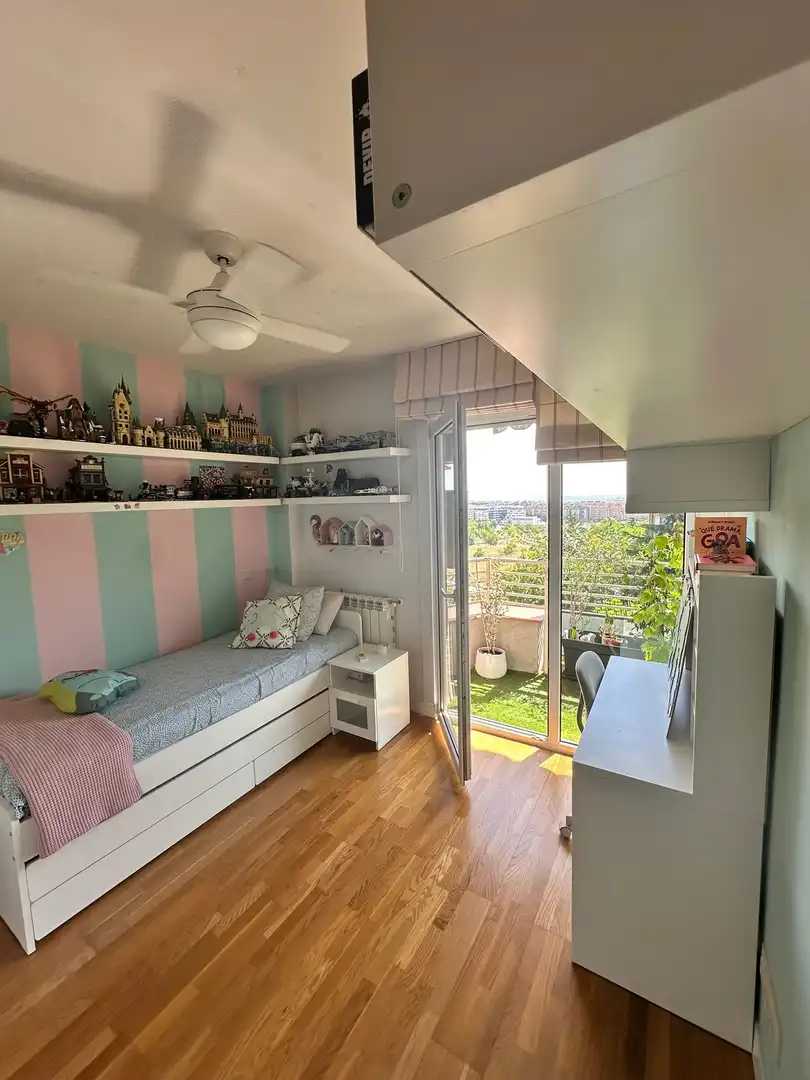 Bedroom of Flat for sale in Madrid  with Air Conditioner, Parquet flooring and Storage room