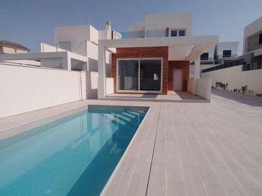 Villa mit Pool zum Verkauf in Nueva Torrevieja - Aguas Nuevas