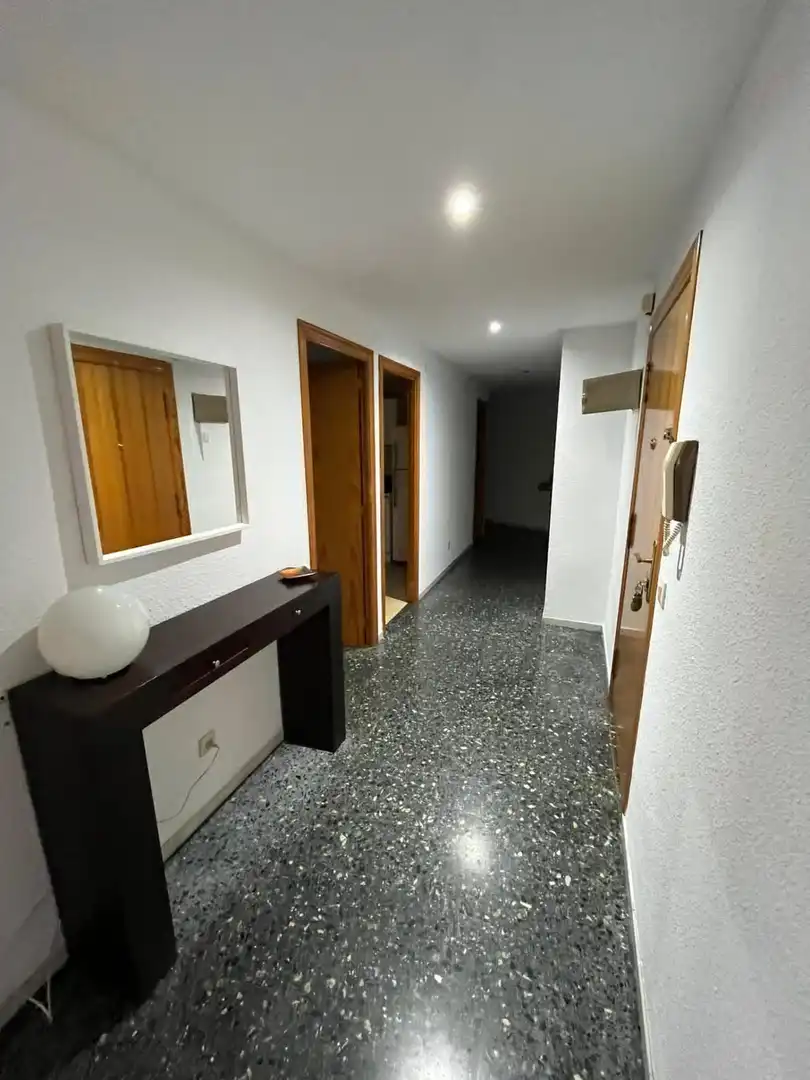 Piso de alquiler en Elche / Elx con Jardín privado, Terraza y Amueblado