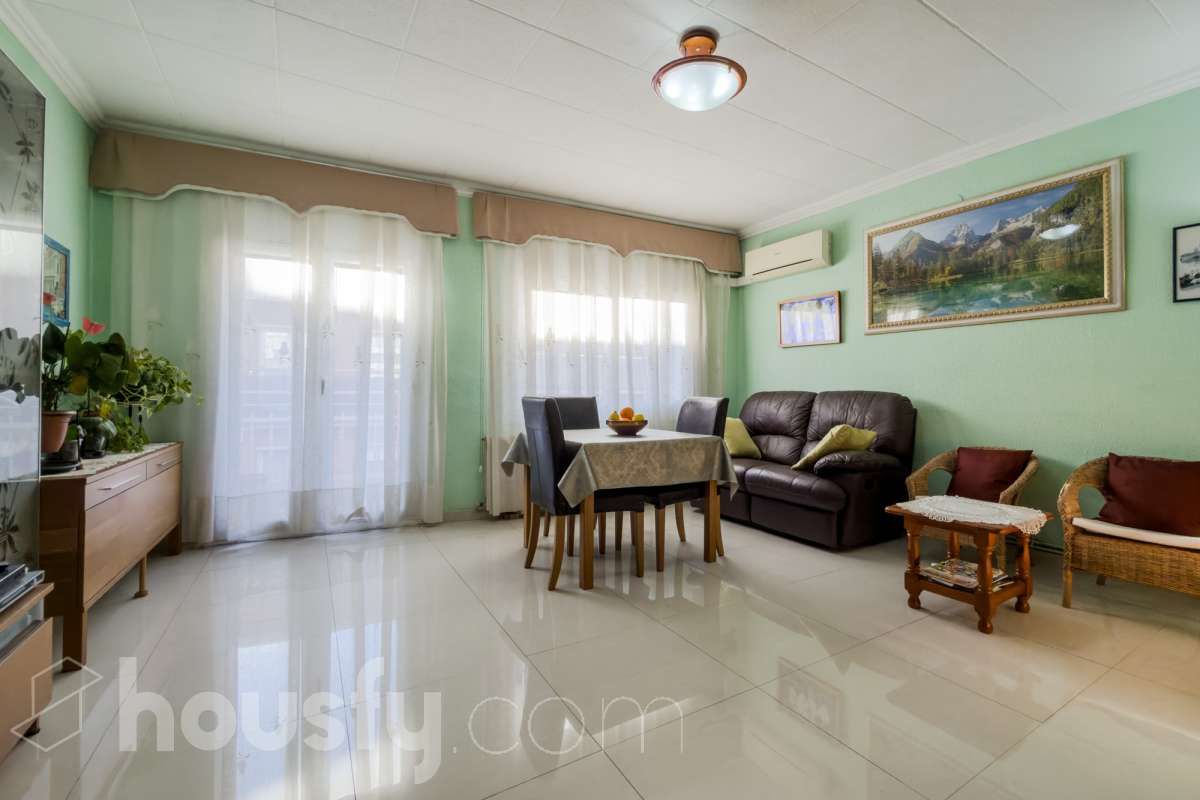 Sala d'estar de Pis en venda en Badalona amb Aire condicionat, Calefacció i Balcó