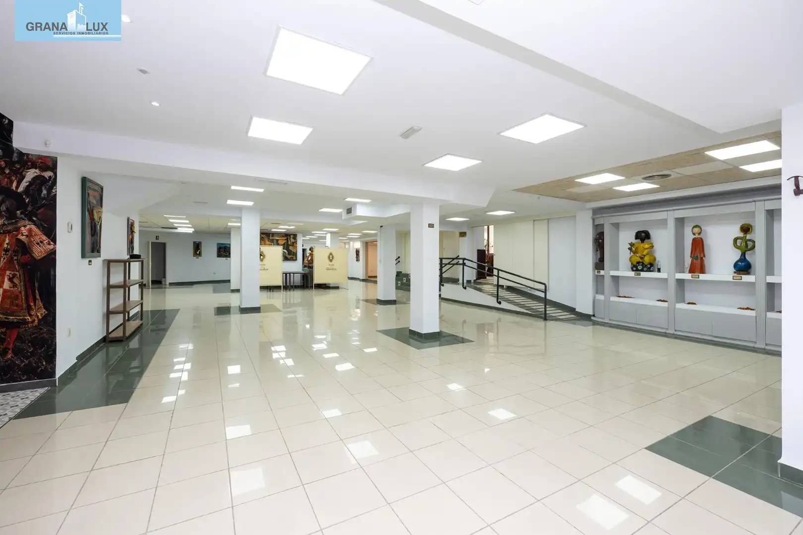 Local comercial en venda a Avenida de Santa María de la Alhambra