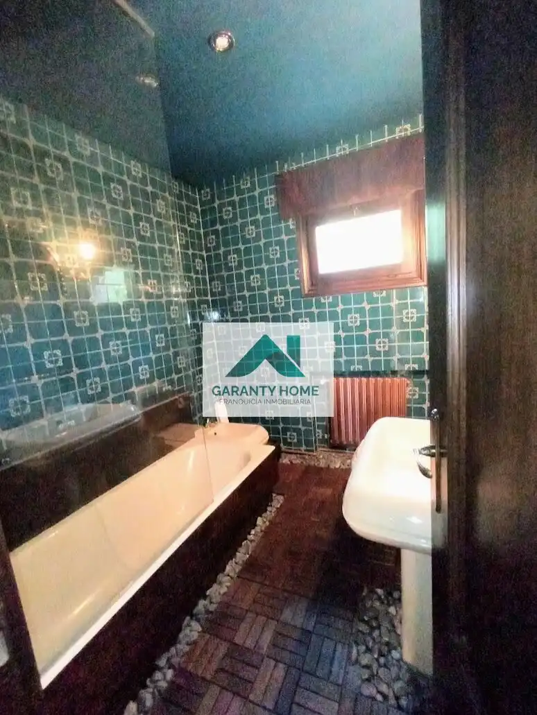 Bathroom of Flat for rent in Las Rozas de Madrid  with Air Conditioner, Heating and Private garden