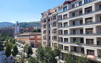 Vista exterior de Pis en venda en Bilbao 