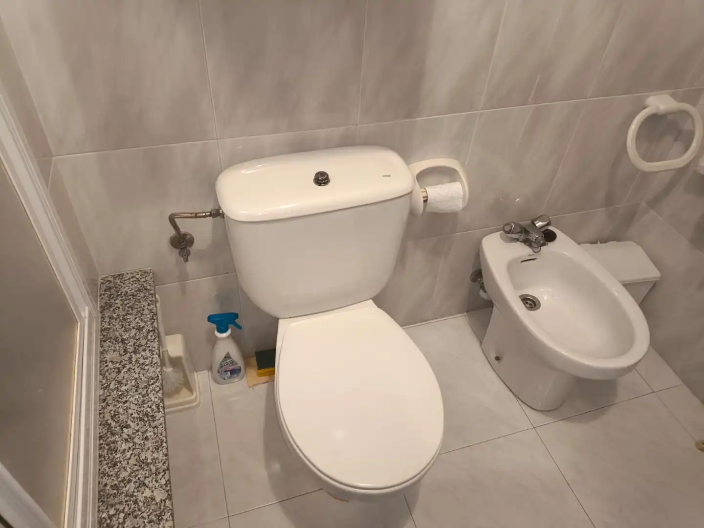 Badezimmer von Wohnung zum Verkauf in Laxe mit Heizung, Terrasse und Abstellraum