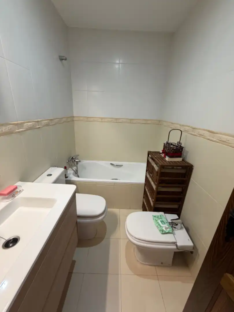 Baño de Casa adosada en venta en Valverde del Majano con Calefacción, Jardín privado y Horno