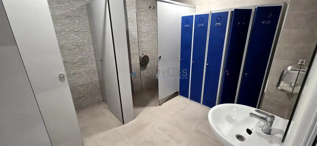 Baño de Nave industrial de alquiler en Mos