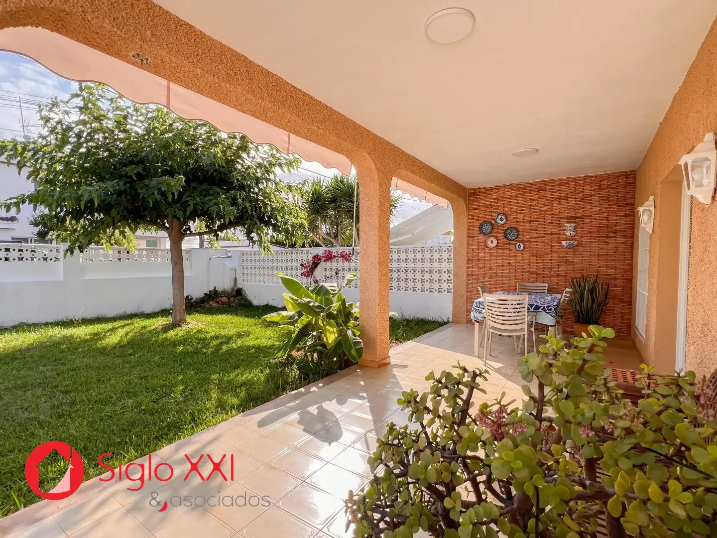 Garten von Einfamilien-Reihenhaus zum Verkauf in Castellón de la Plana / Castelló de la Plana mit Klimaanlage, Heizung und Terrasse