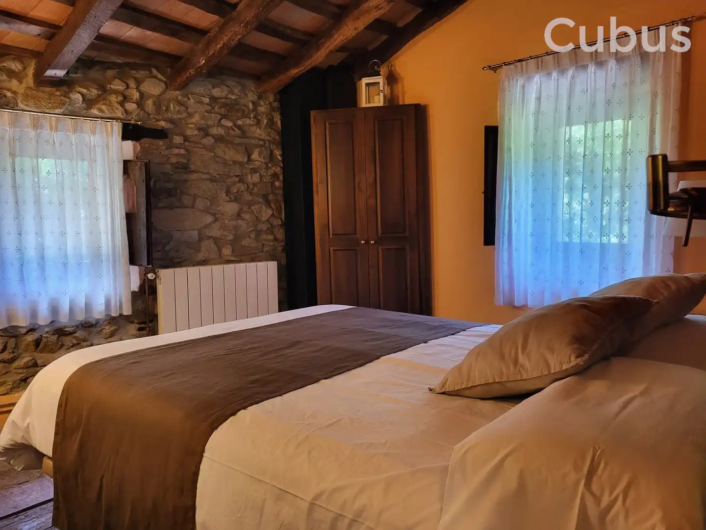 Habitación de Finca rústica en venta en Sant Feliu de Pallerols con Calefacción, Terraza y Trastero