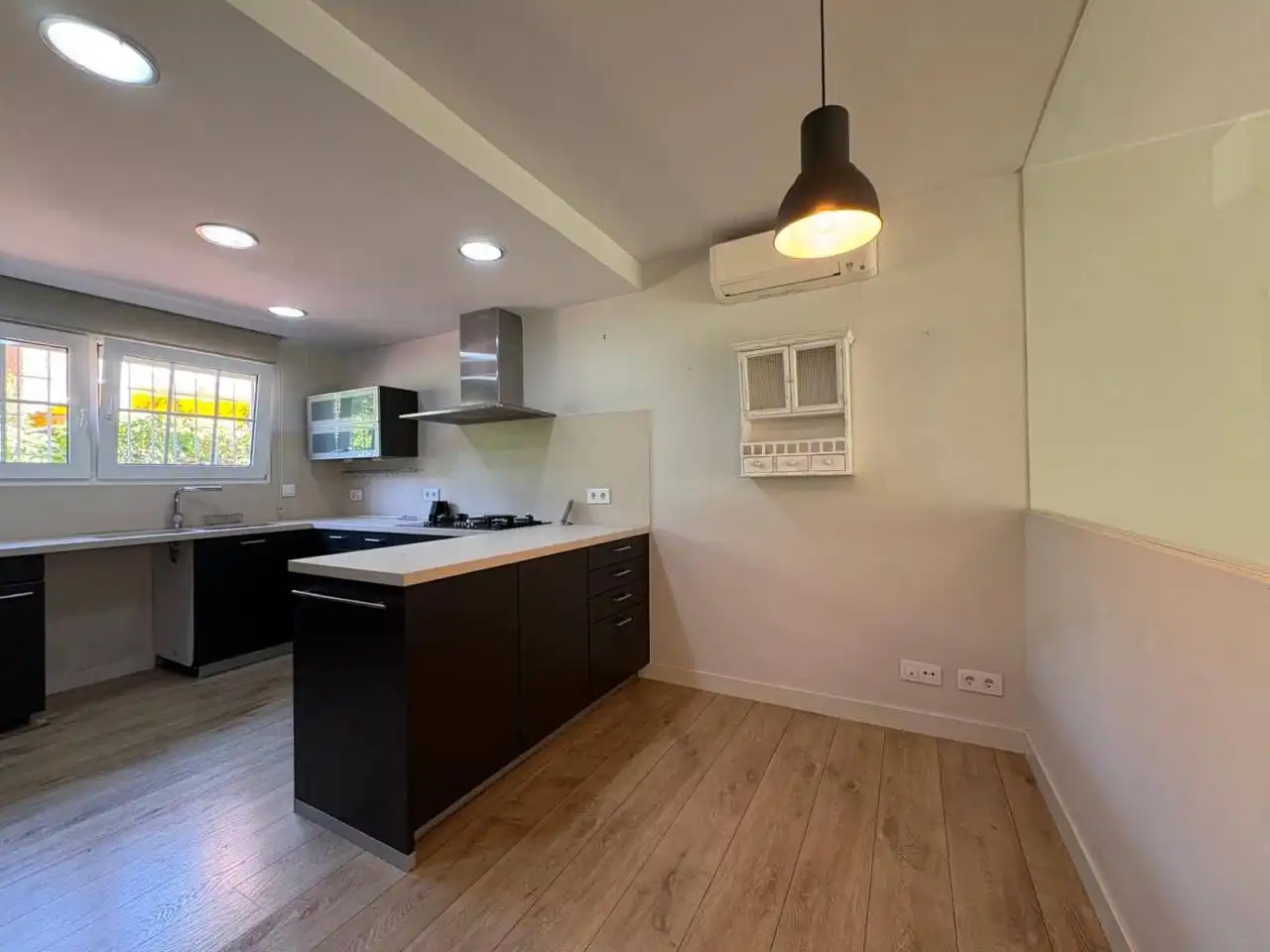 Kitchen of Detached homes for rent in Sant Cugat del Vallès  with Air Conditioner, Heating and Private garden