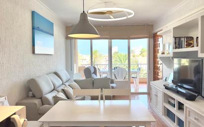 Sala d'estar de Apartament en venda en La Manga del Mar Menor amb Aire condicionat