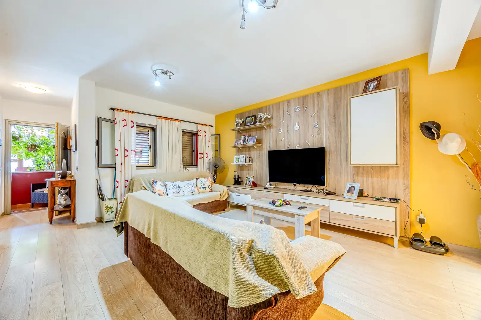 Living room of Houses for sale in Santa Lucía de Tirajana  with Terrace, Storage room and Balcony