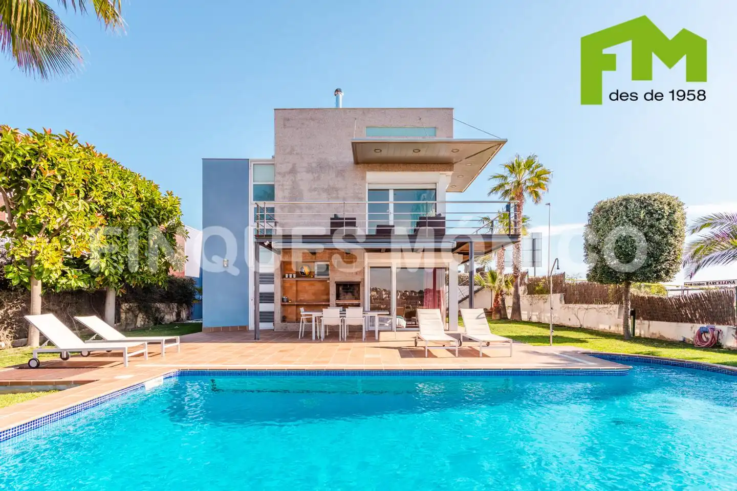 Vista exterior de Casa o xalet de lloguer en Teià amb Aire condicionat, Calefacció i Jardí privat