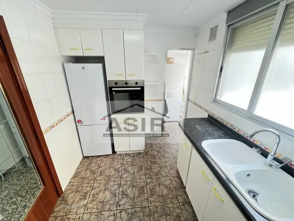 Flat for rent in Calle Doctor Ferran, Albuixarres
