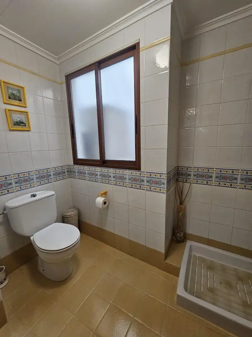 Bathroom of Houses for sale in Sueca  with Air Conditioner, Terrace and Storage room
