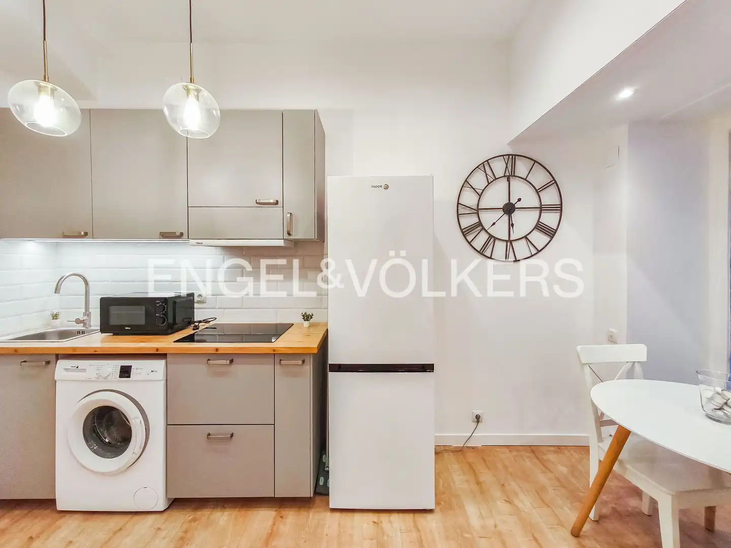 Cocina de Piso en venta en Barcelona con Aire acondicionado, Calefacción y Amueblado