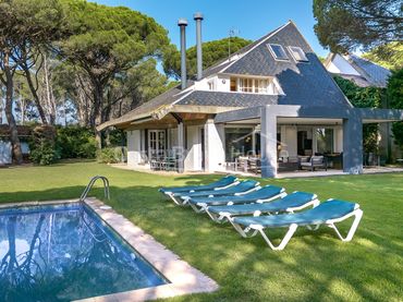 Casa con piscina in vendita a Carrer del Golf