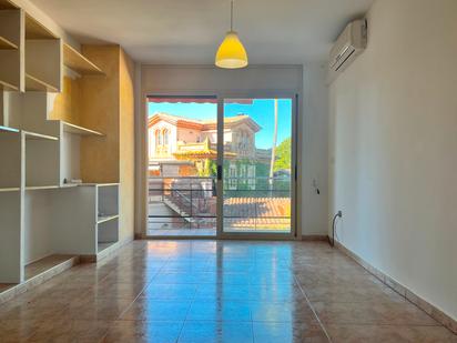 Exterior view of Attic for sale in Girona Capital  with Air Conditioner and Balcony