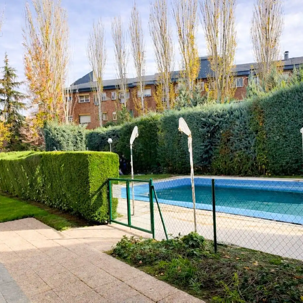 Piscina de Àtic en venda en Majadahonda amb Aire condicionat, Calefacció i Terrassa