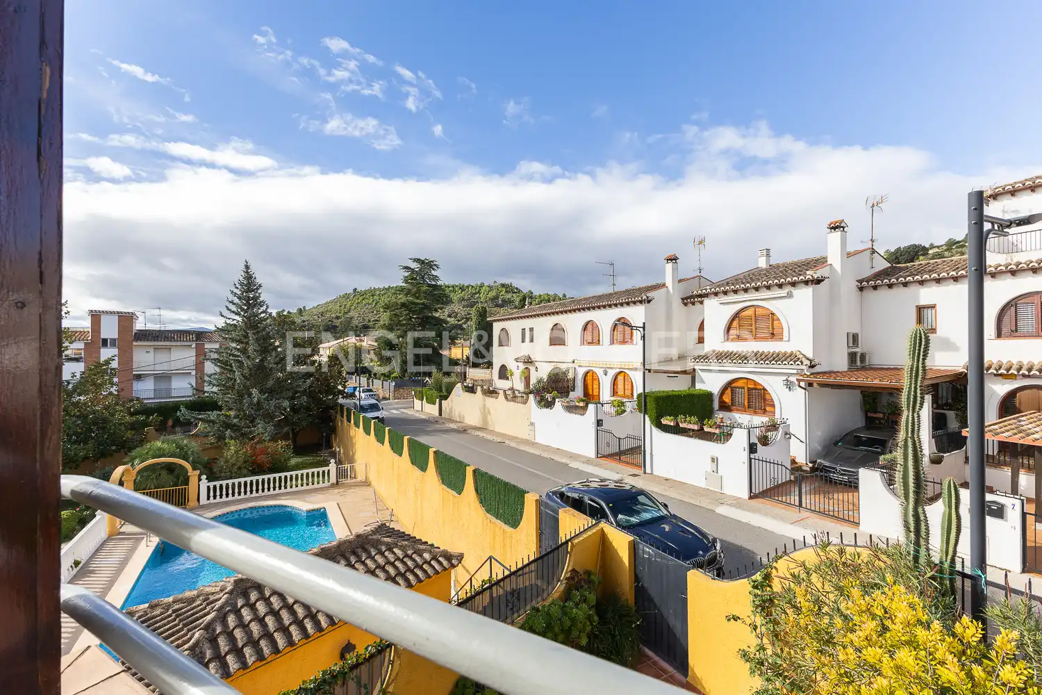 Vista exterior de Casa adosada en venta en Viver con Calefacción, Terraza y Amueblado