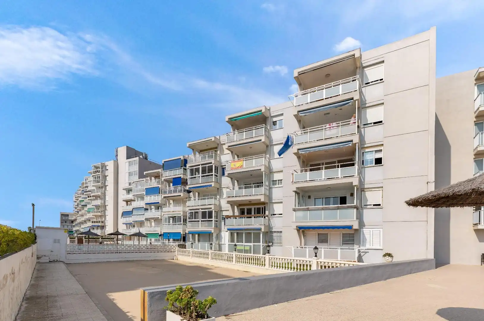 Exterior view of Flat for sale in Pobles del Sud