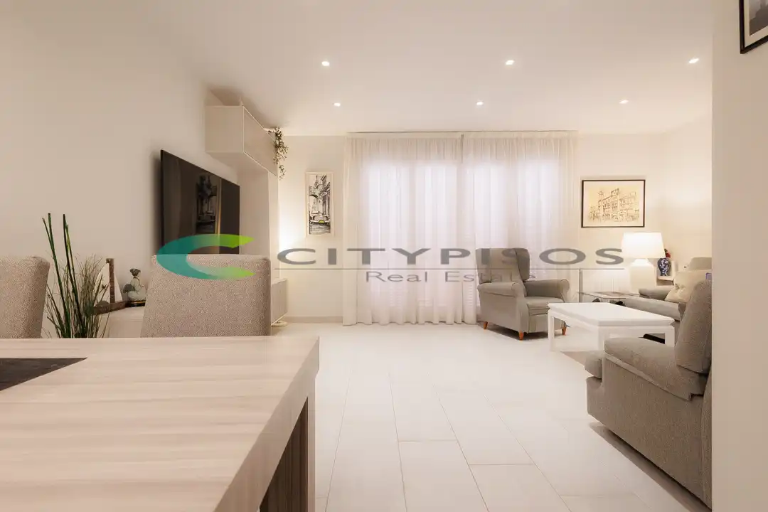 Flat with lift for sale in Avenida de Santiago Rusiñol, imagen 10