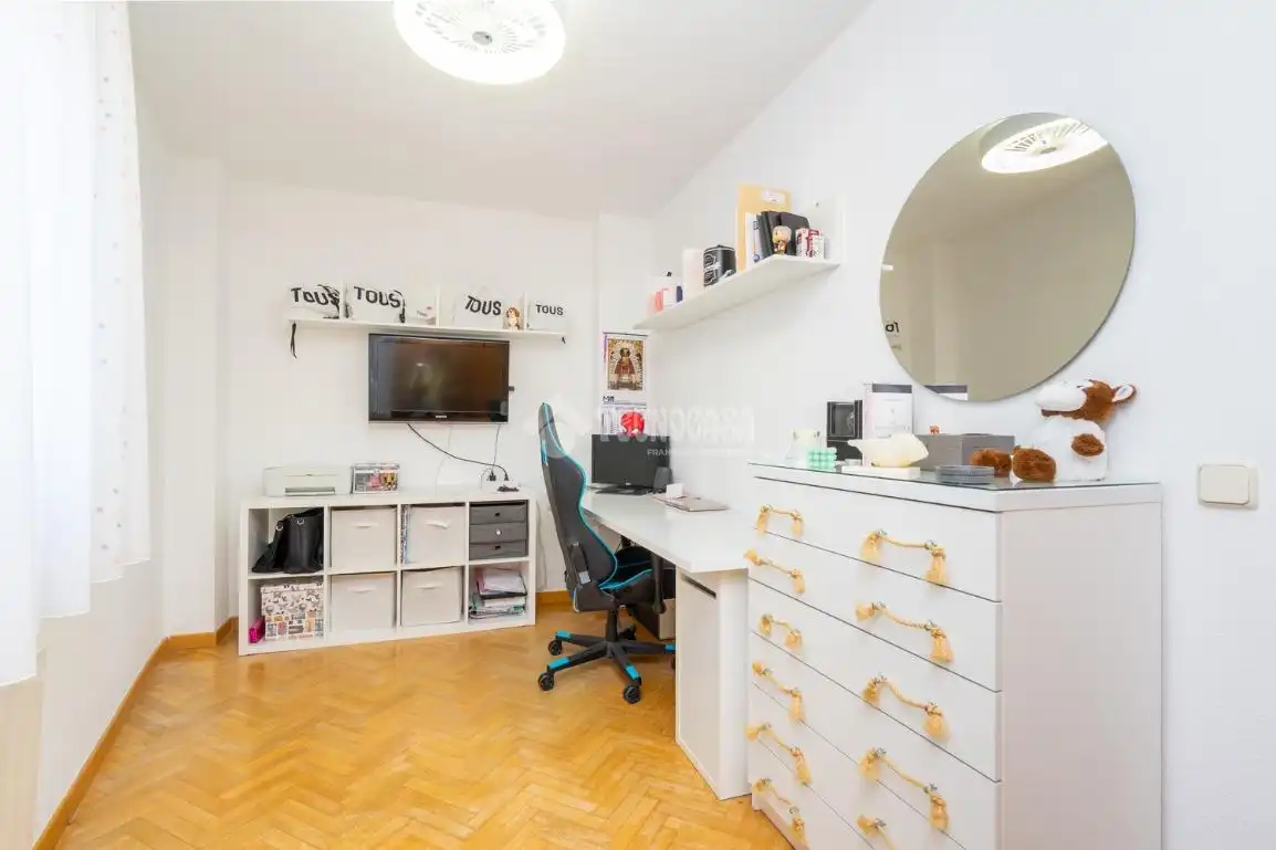 Habitación de Casa adosada en venta en Colmenar Viejo con Calefacción, Terraza y Trastero