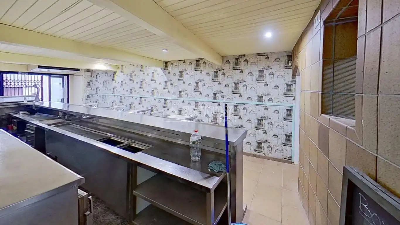Local comercial en venda a Centre - Passeig i Rodalies, imagen 8