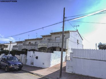 Maison mitoyenne avec balcon à vendre à Carrer Sardana 5