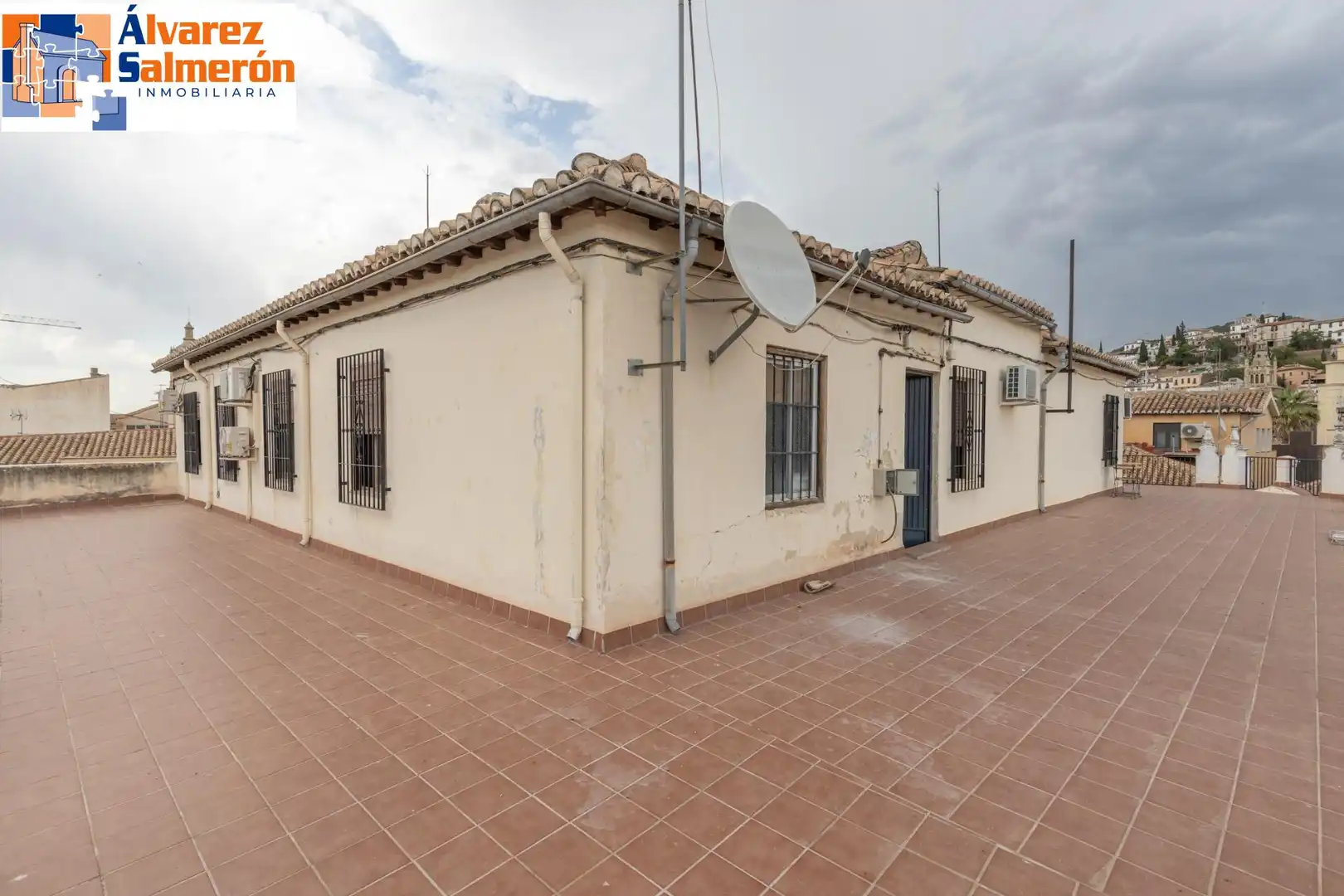 Vista exterior de Ático en venta en Granada