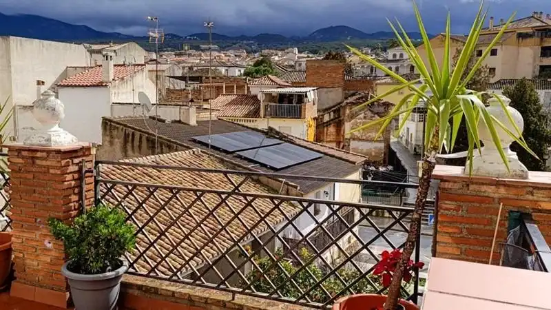 Vista exterior de Àtic en venda en La Zubia amb Terrassa
