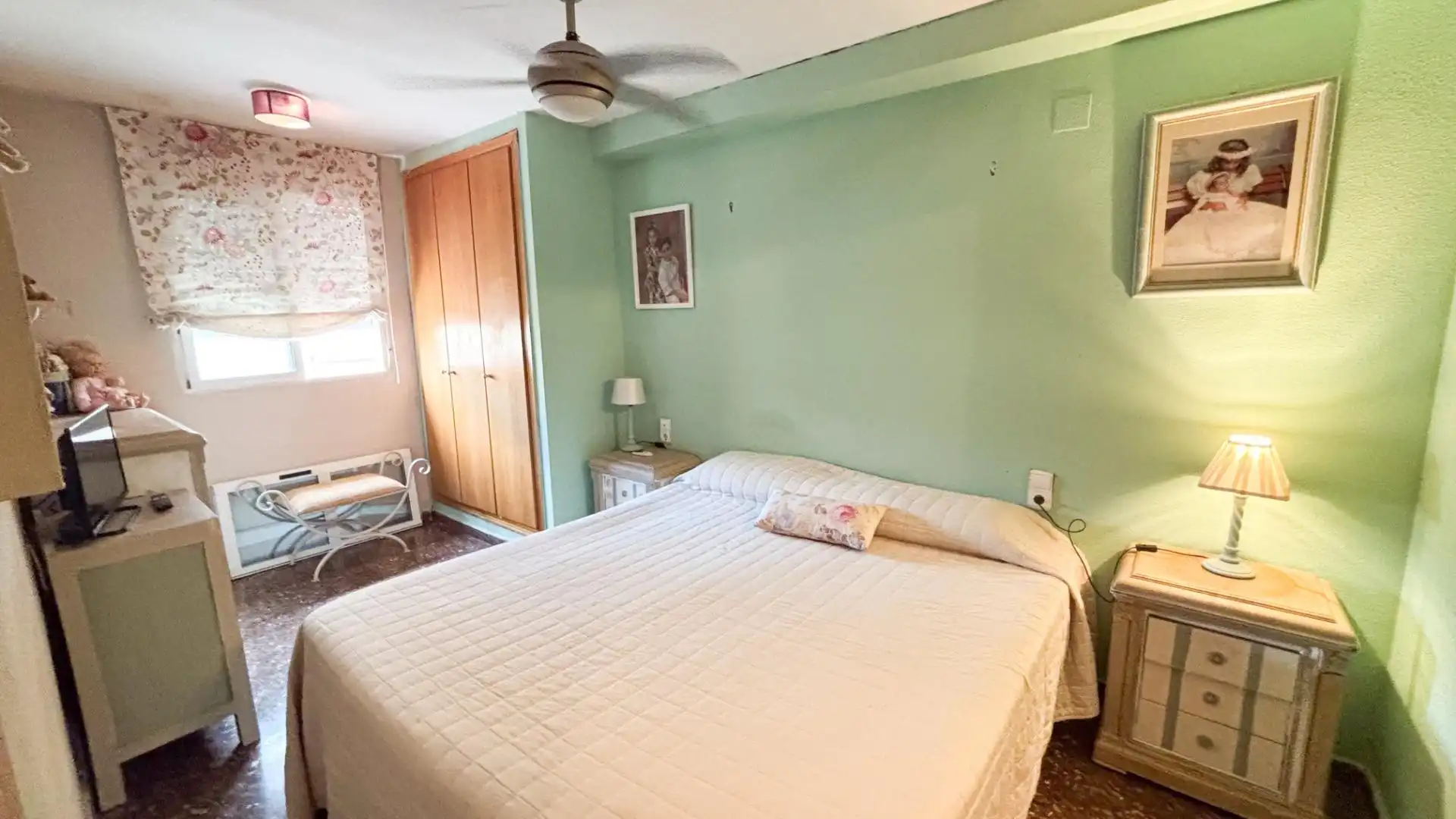 Bedroom of Attic for sale in Burjassot  with Terrace