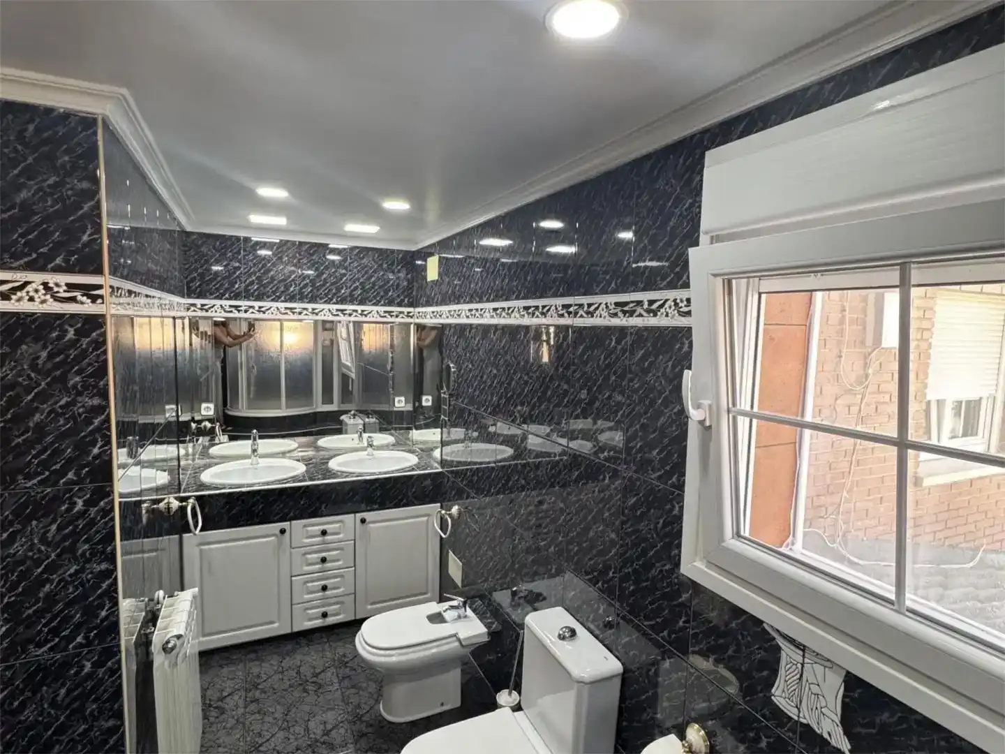 Baño de Casa o chalet en venta en Móstoles con Aire acondicionado, Jardín privado y Trastero