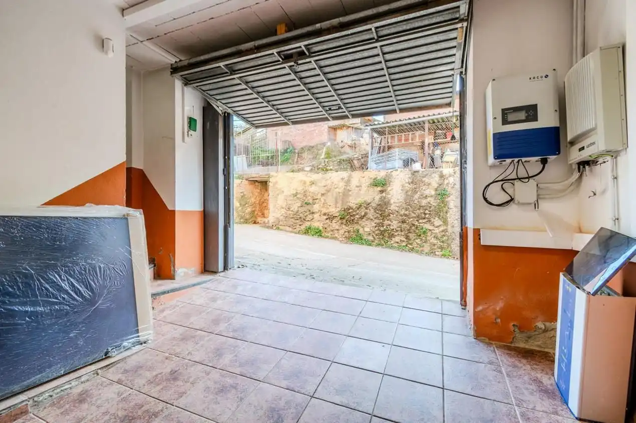 Vista exterior de Casa adosada en venta en Celrà