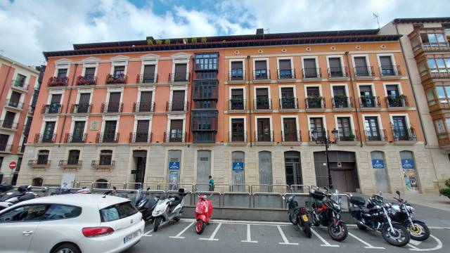 Local comercial en Alquiler en Logroño - Breton de los Herreros en Casco Antiguo