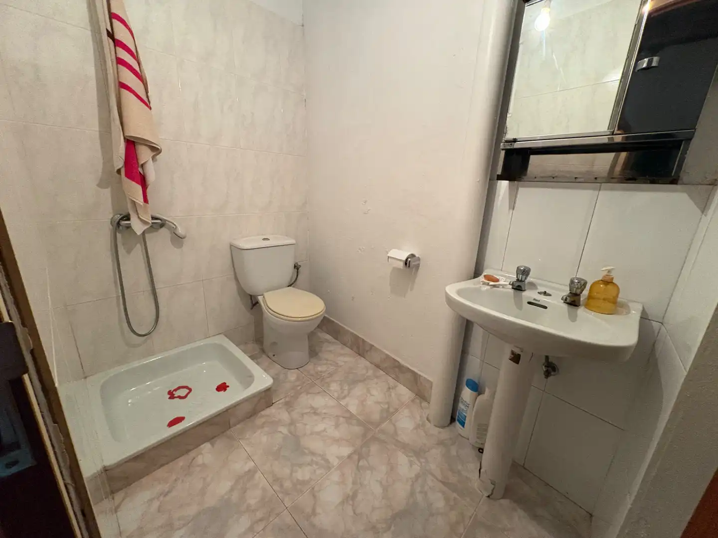 Bathroom of Houses for sale in Narón  with Private garden, Storage room and Furnished
