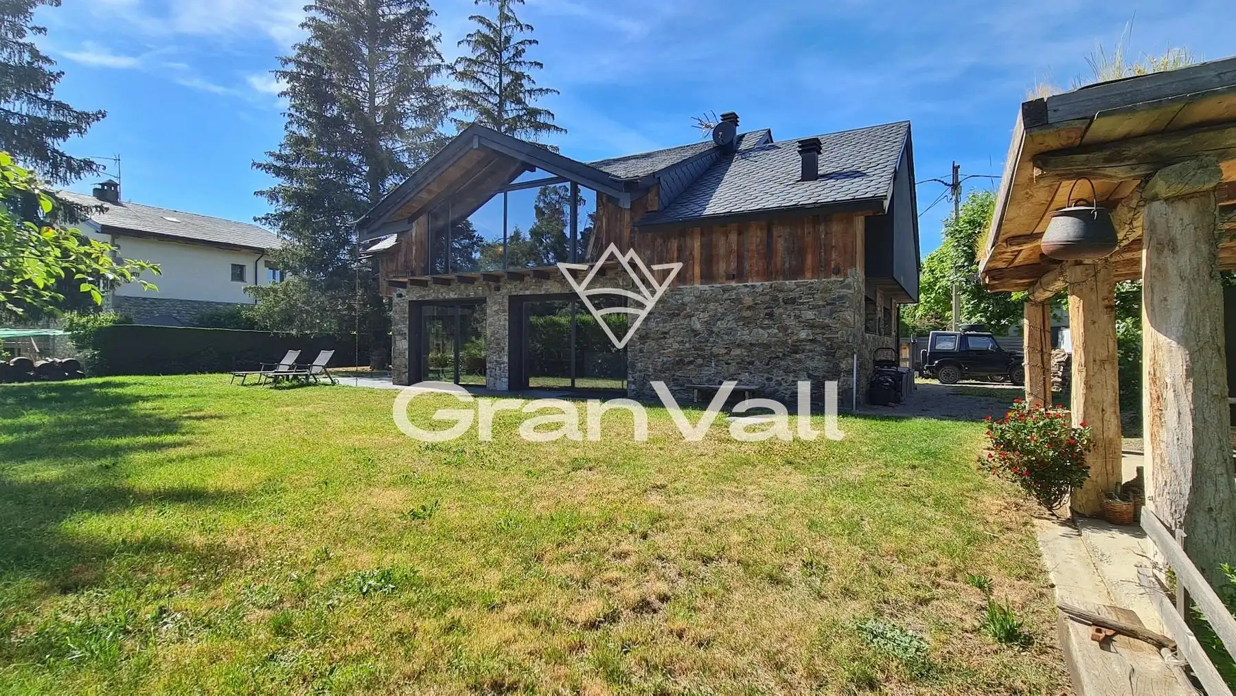 Außenansicht von Haus oder Chalet zum Verkauf in Puigcerdà mit Heizung, Privatgarten und Terrasse