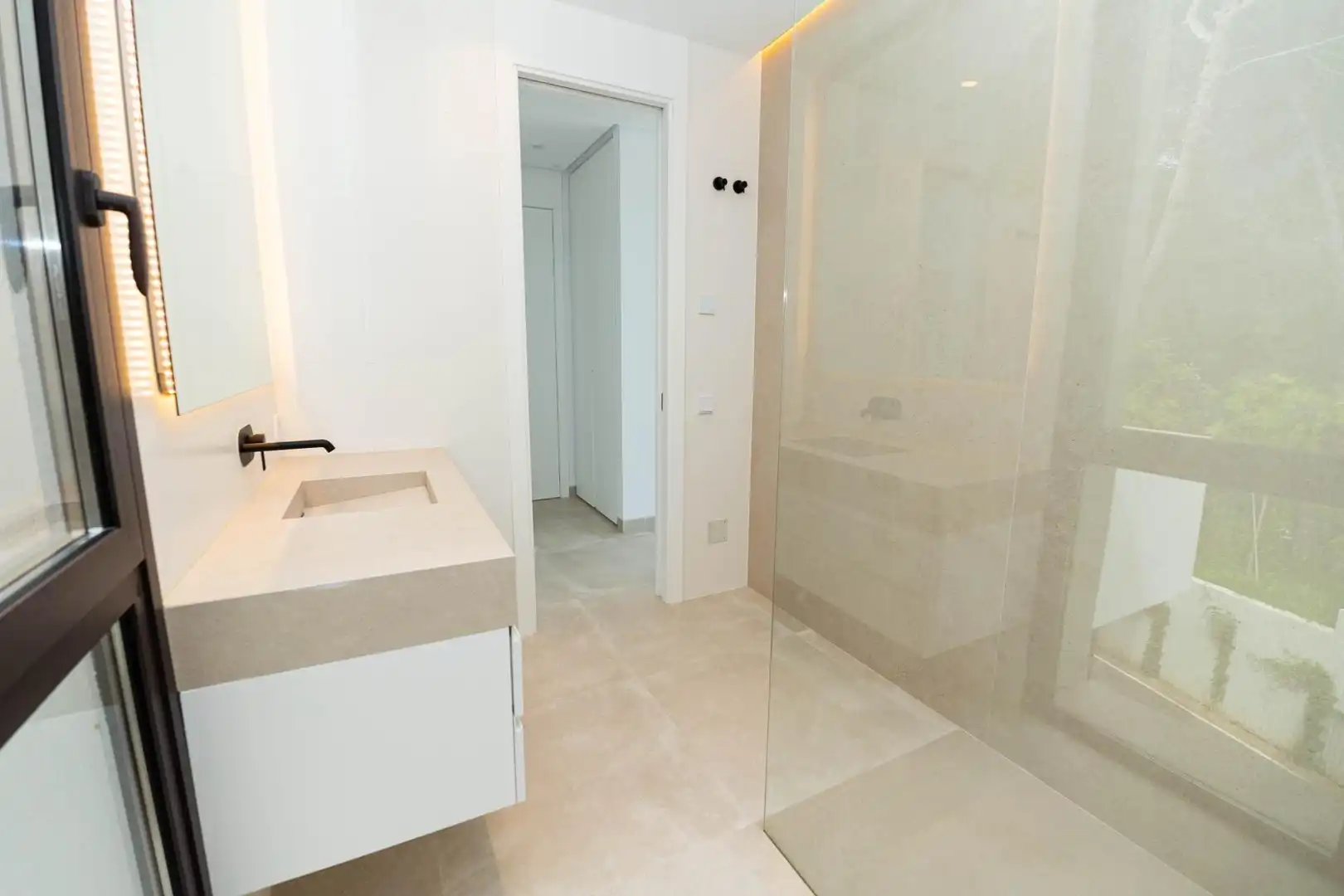 Baño de Casa o chalet en venta en Marbella con Aire acondicionado, Jardín privado y Terraza