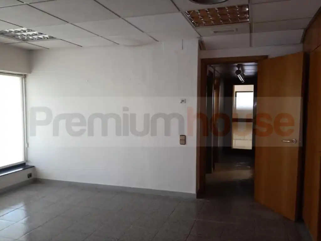 Business premises for sale in Calle Ferran Agullo, imagen 9