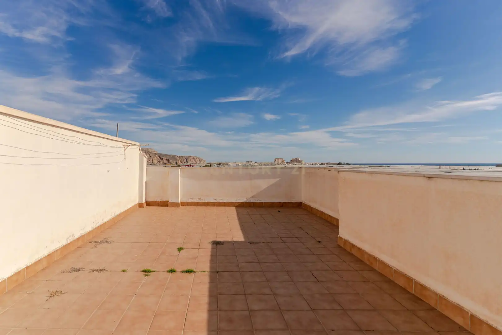 Terraza de Piso en venta en Motril con Microondas