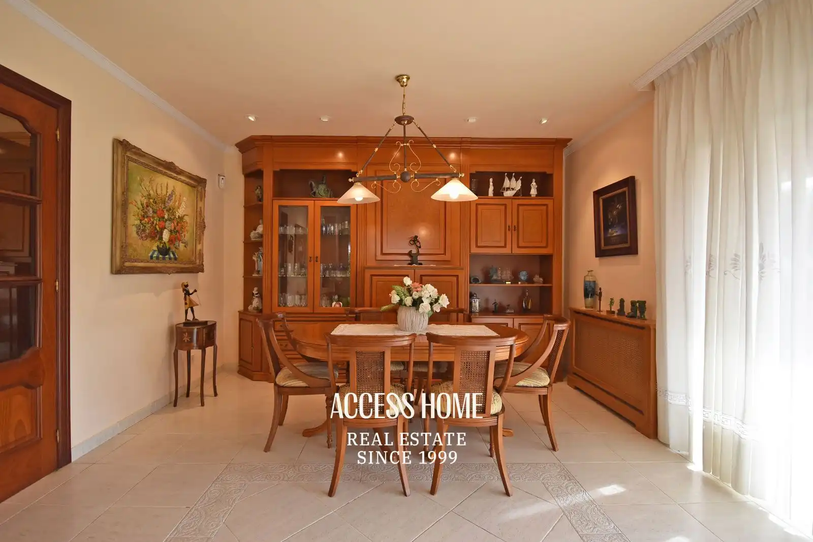Comedor de Casa o chalet en venta en Sant Pol de Mar con Calefacción, Trastero y Piscina
