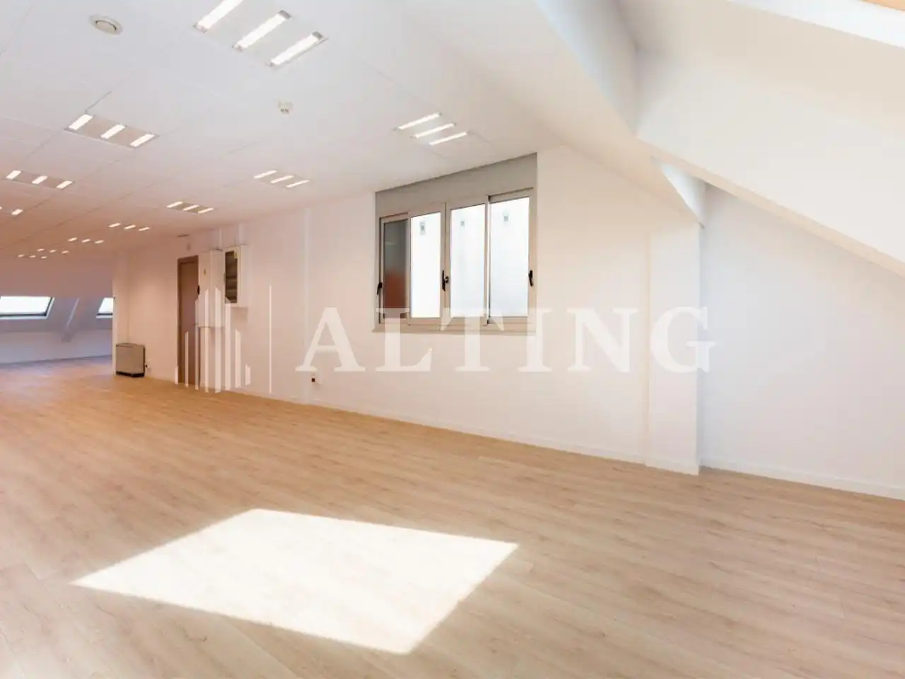 Office space with lift to rent in Carrer Aragó 182, imagen 13