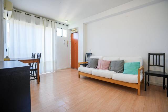 Piso en Venta en C. de Arroyo de Fontarrón en Pavones