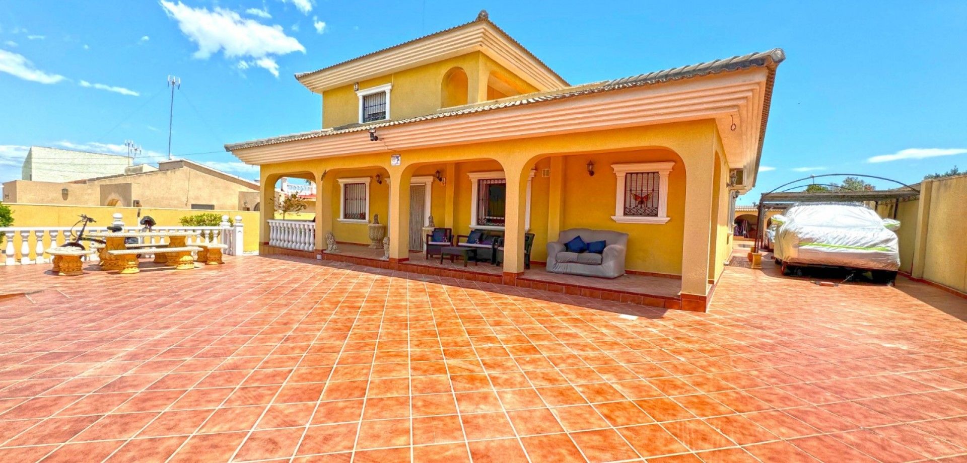 Exterior view of House or chalet for sale in Torrevieja  with Air Conditioner, Private garden and Terrace