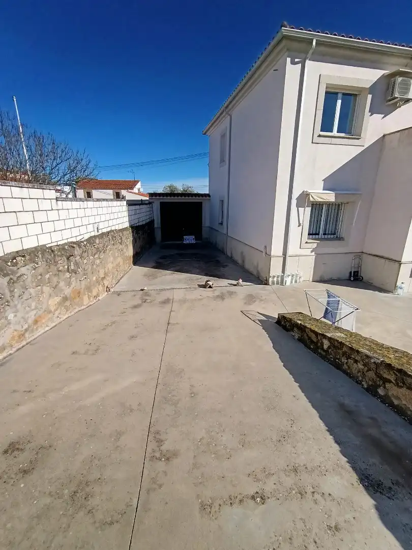 Aparcament de Casa o xalet en venda en Mata de Alcántara amb Moblat