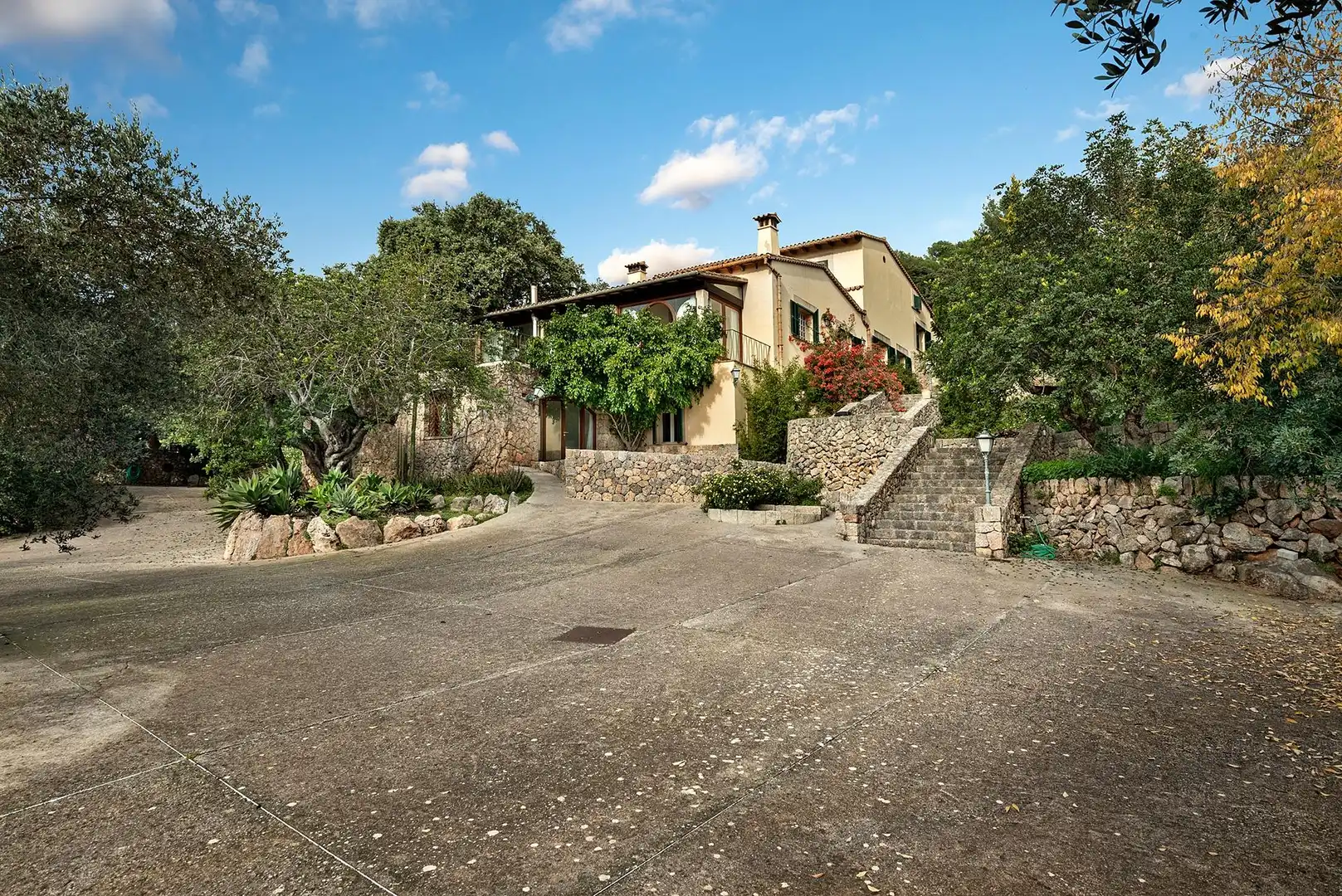 Vista exterior de Finca rústica de alquiler en  Palma de Mallorca con Aire acondicionado, Calefacción y Jardín privado