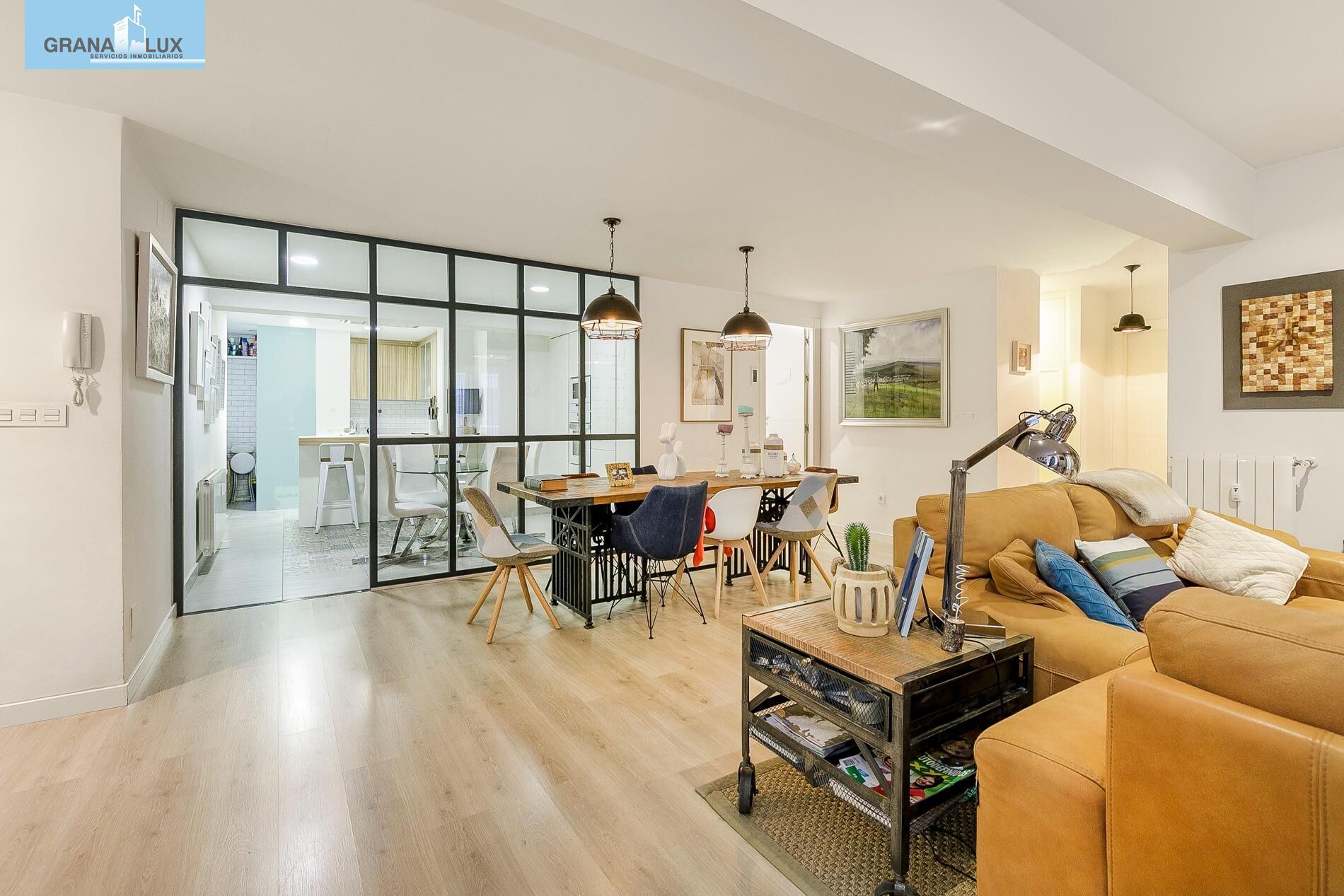 Piso en venta en  Granada Capital con Calefacción, Terraza y Balcón