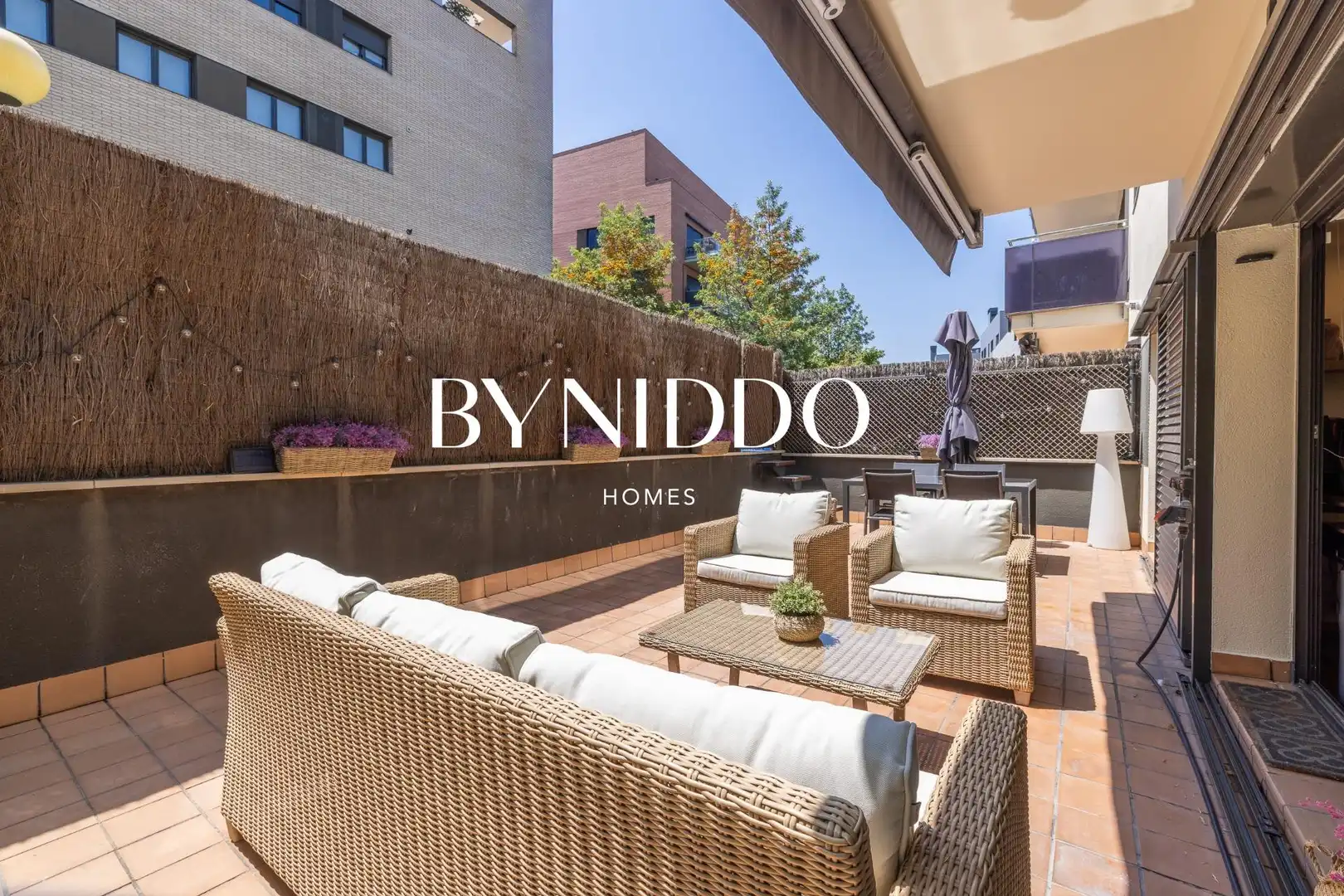 Terrasse von Erdgeschoss zum Verkauf in Sant Cugat del Vallès mit Klimaanlage, Heizung und Privatgarten