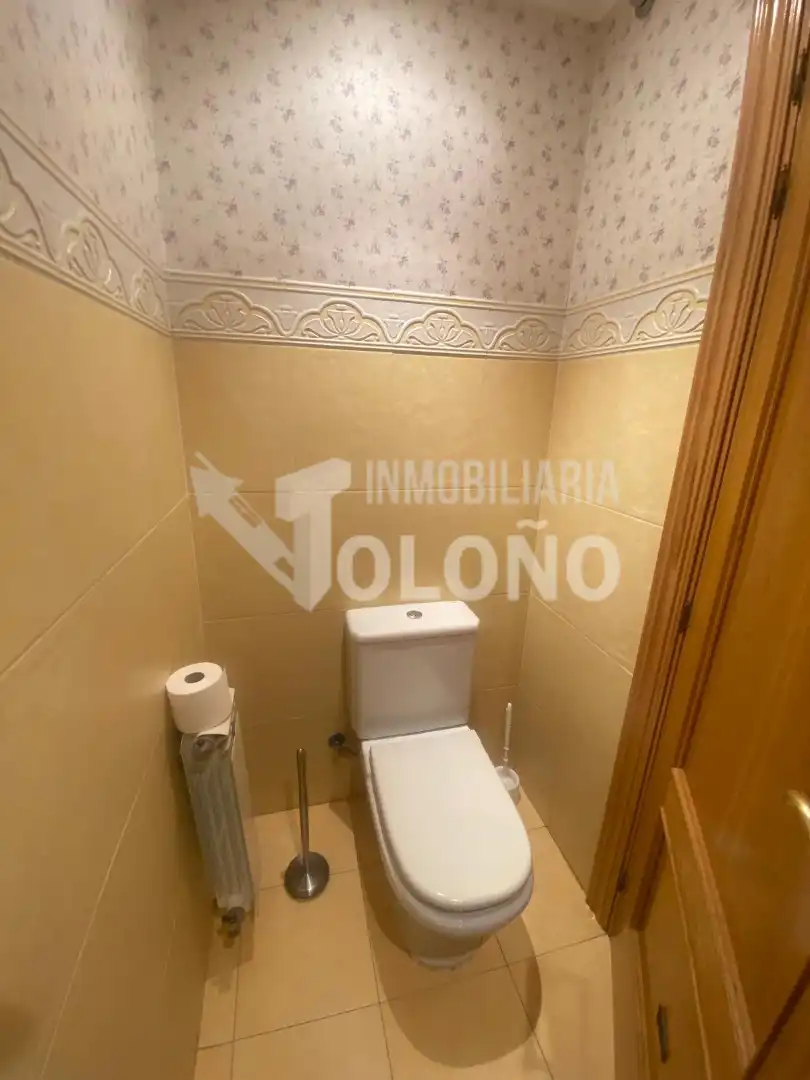 Bany de Casa adosada en venda en Leza amb Calefacció, Jardí privat i Parquet