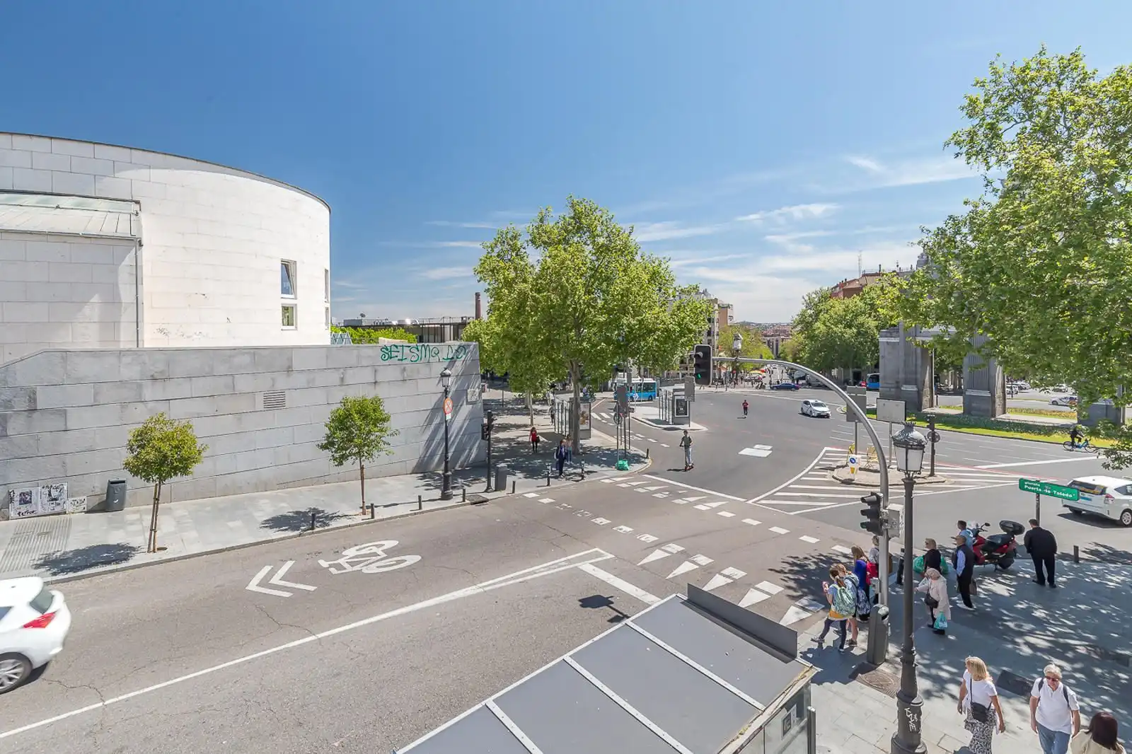 Vista exterior de Local de alquiler en Madrid